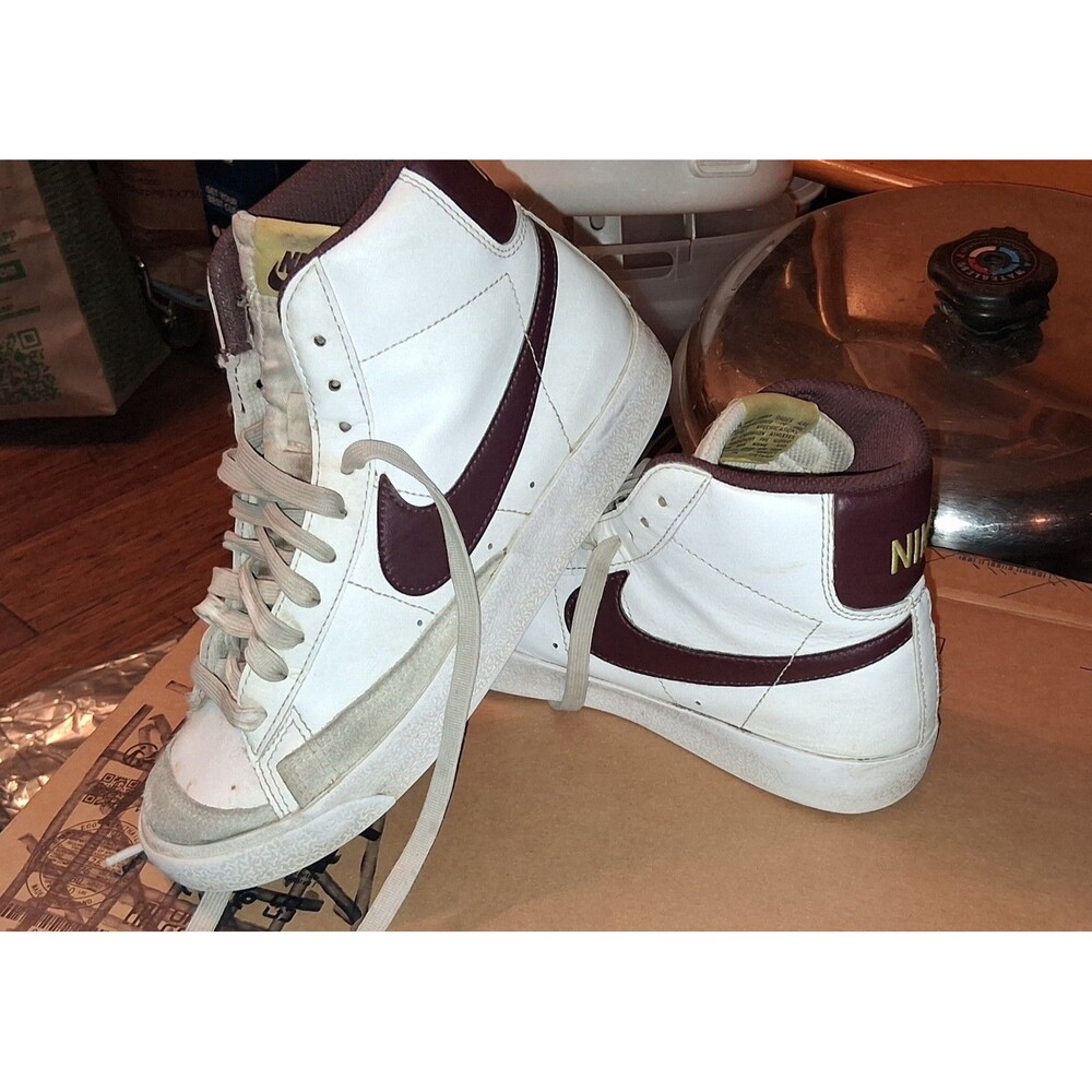 Youth Size 5Y Nike Blazer Mid '77 in White/Maroon